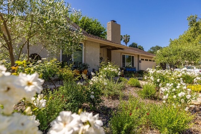 Building Photo - 1113 Sunnyglenn Ave