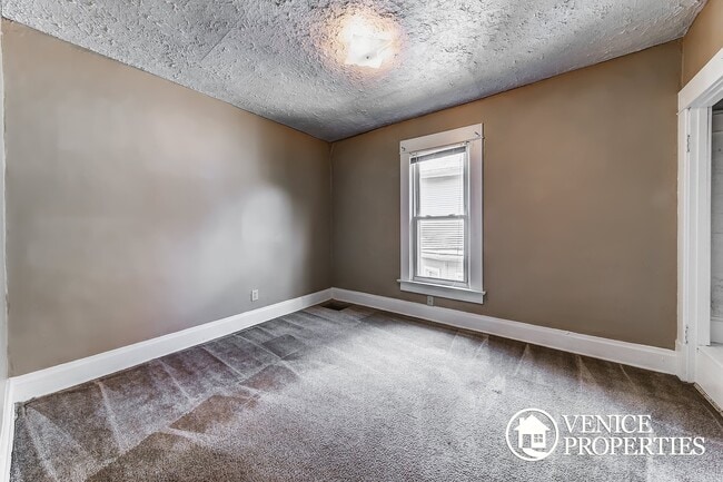 Building Photo - 3 Bedroom on OSU Campus