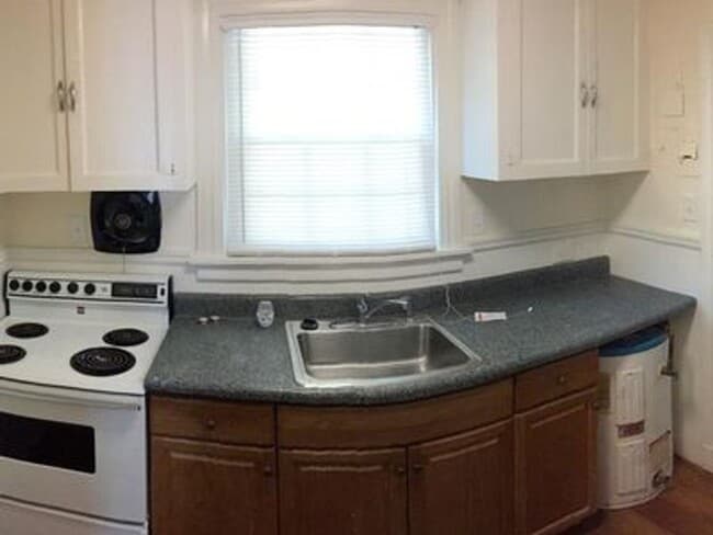 Building Photo - 2210 Shirleydale Ave