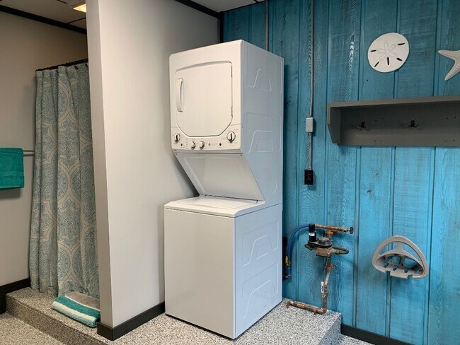 Washer & Dryer - 628 S 20th St