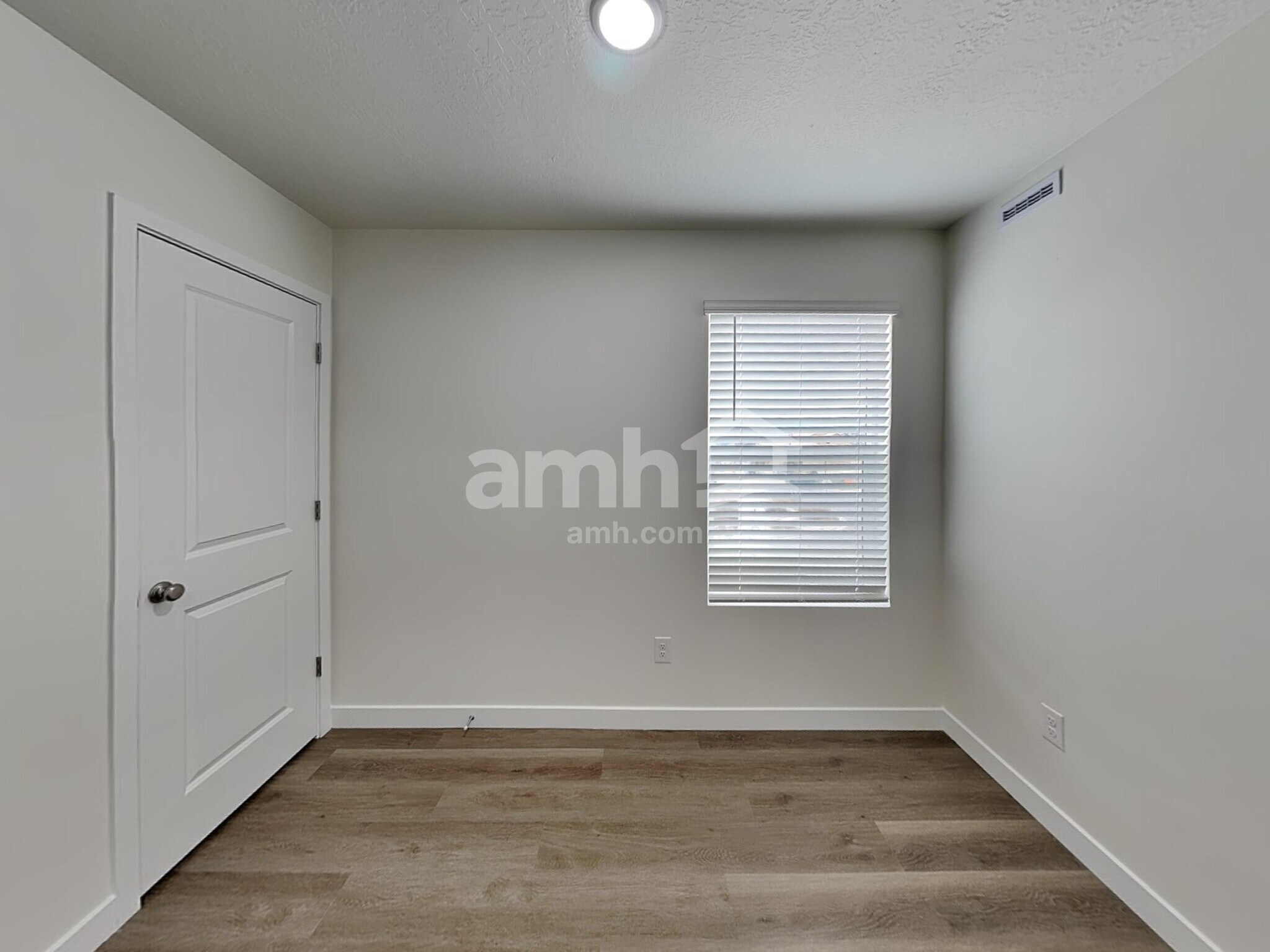 Building Photo - 1232 W Mahogany St