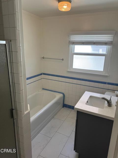 Building Photo - 368 Crescent Dr