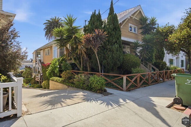 Building Photo - 2808 3rd St