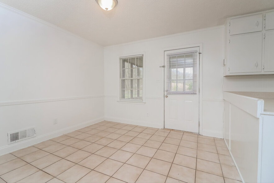 Building Photo - 1676 Grayson Pkwy