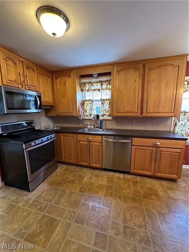 Building Photo - 1579 Laclede Rd