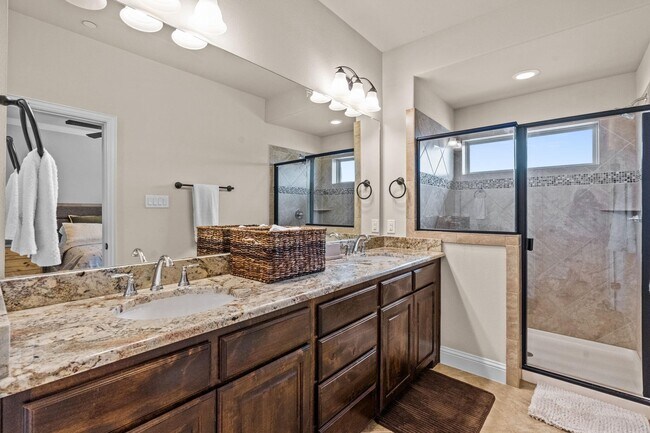 Building Photo - 1225 Pebblebrook Ln