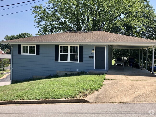 Building Photo - 312 Crestview Dr