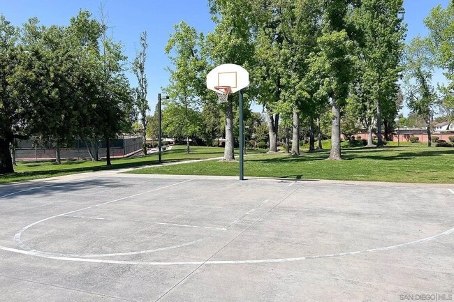 Building Photo - Welcome to this stunning 4-bedroom, 3-bathroom home in Tierrasanta