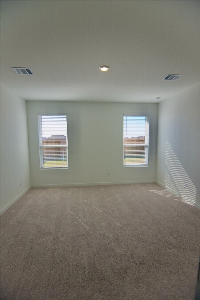 Building Photo - 10615 Summers Wy