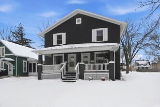 Building Photo - 3 bedroom available for immediate move i!