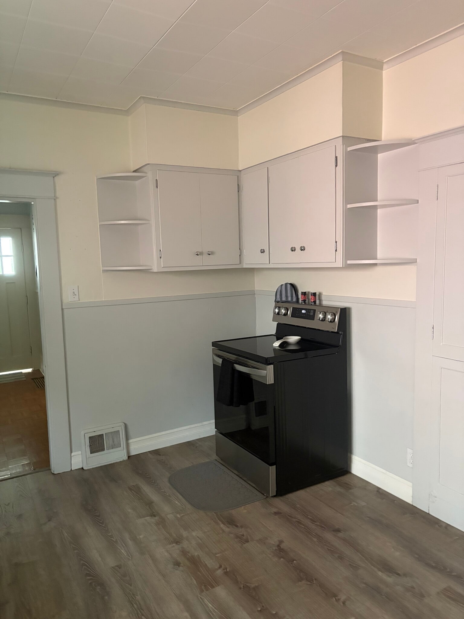 Building Photo - 657 Florence Ave