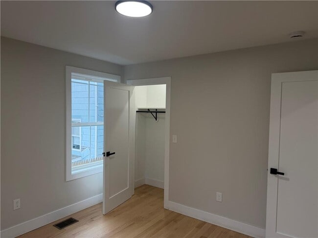 Building Photo - 44 Puritan St