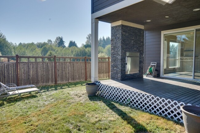 Building Photo - Luxury 2 story with Air Conditioning