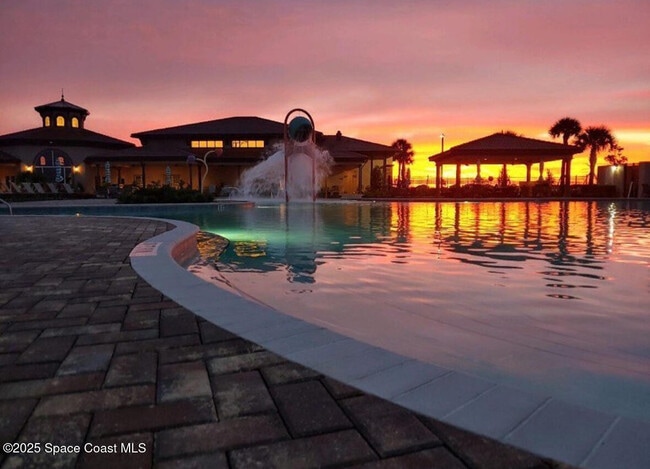 Building Photo - 7565 Millbrook Ave