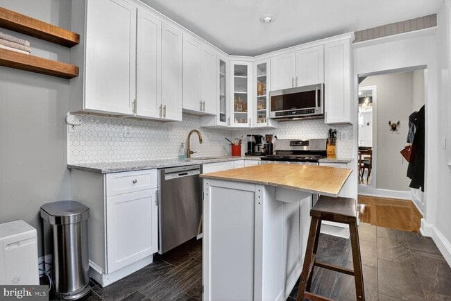 Building Photo - 220 N Patrick St