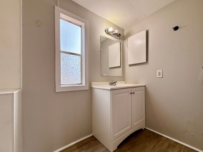 Building Photo - Open Concept 2 Bed, 2 Bath home FOR RENT in Laurel Lakes, NJ $1500