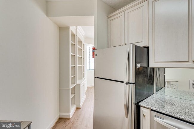 Building Photo - 955 26th St NW