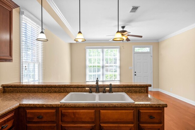 Building Photo - 2 Bedroom 2 1/2 Bath Dog Friendly Condo Fo...