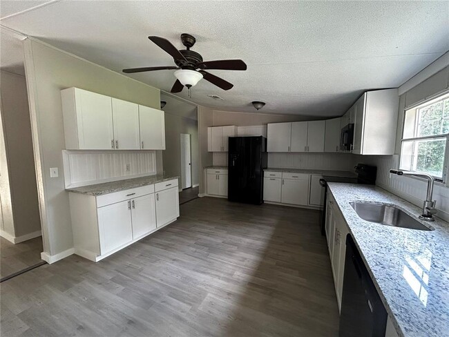 Building Photo - 40838 Sutorus Rd