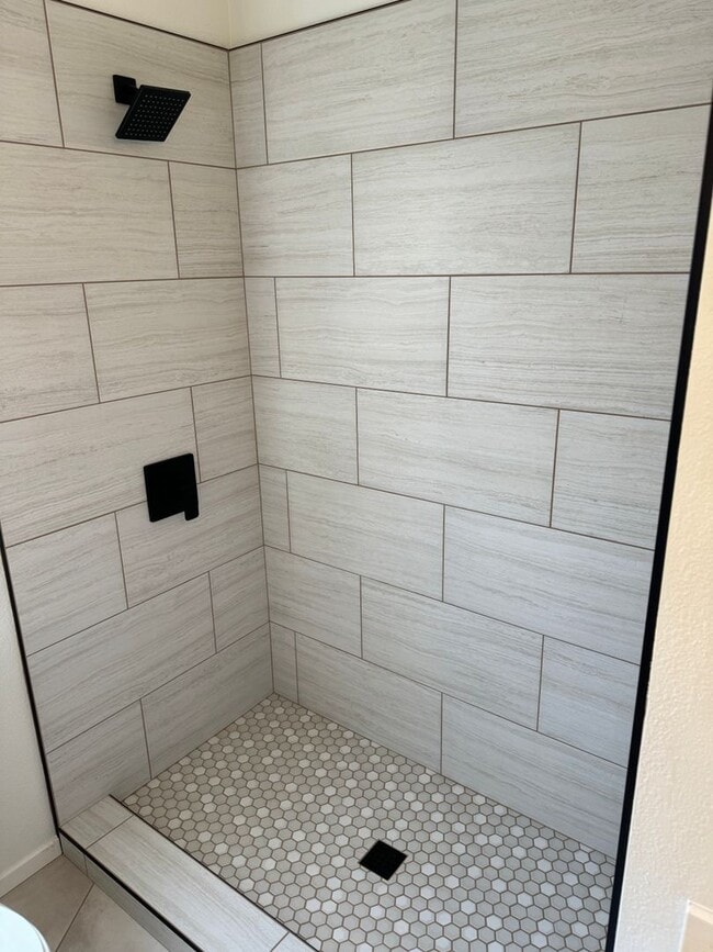 Building Photo - Downtown Brea Townhome