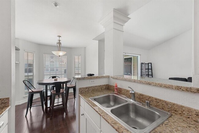 Building Photo - 3231 Allen Pkwy