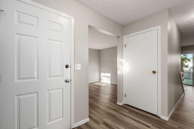 Building Photo - 7609 Seasons Dr