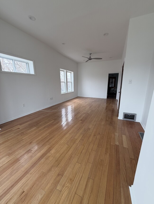 Building Photo - Singleton Multifamily Building