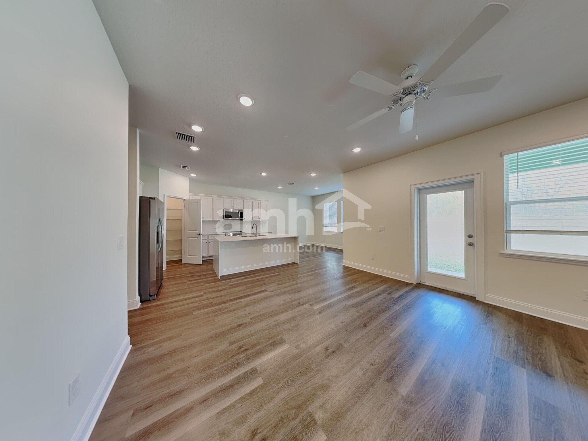 Building Photo - 2550 Feather Crst Dr