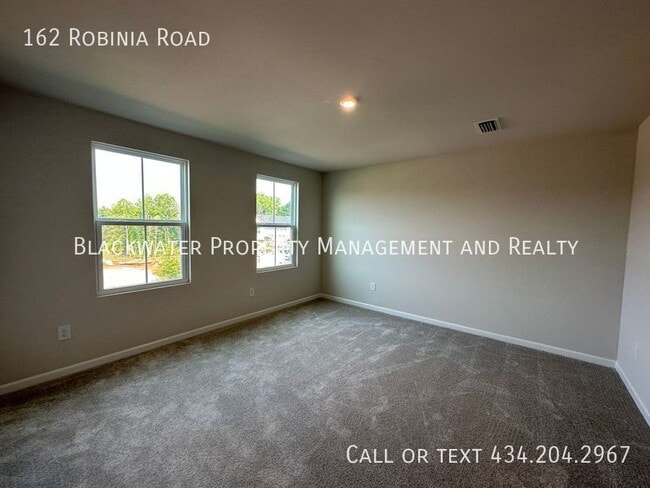 Building Photo - 162 Robinia Rd