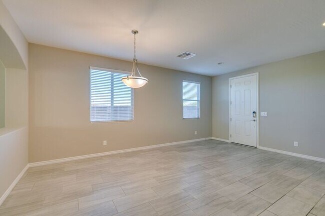 Building Photo - Beautiful Next-Gen Home with Private Entry Suite & Spacious Backyard * MOVE IN SPECIAL*