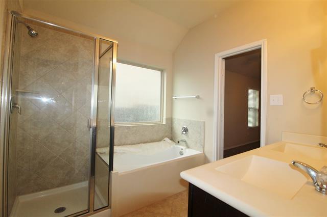 Building Photo - 8472 Gentian Dr