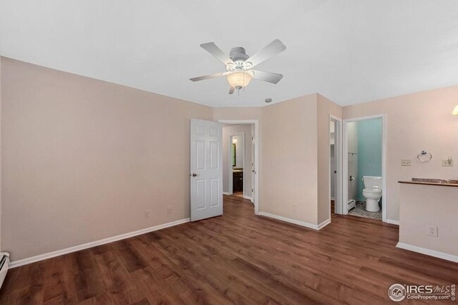 Building Photo - Top Floor 2bed/2bath Condo - Open Floor Pa...