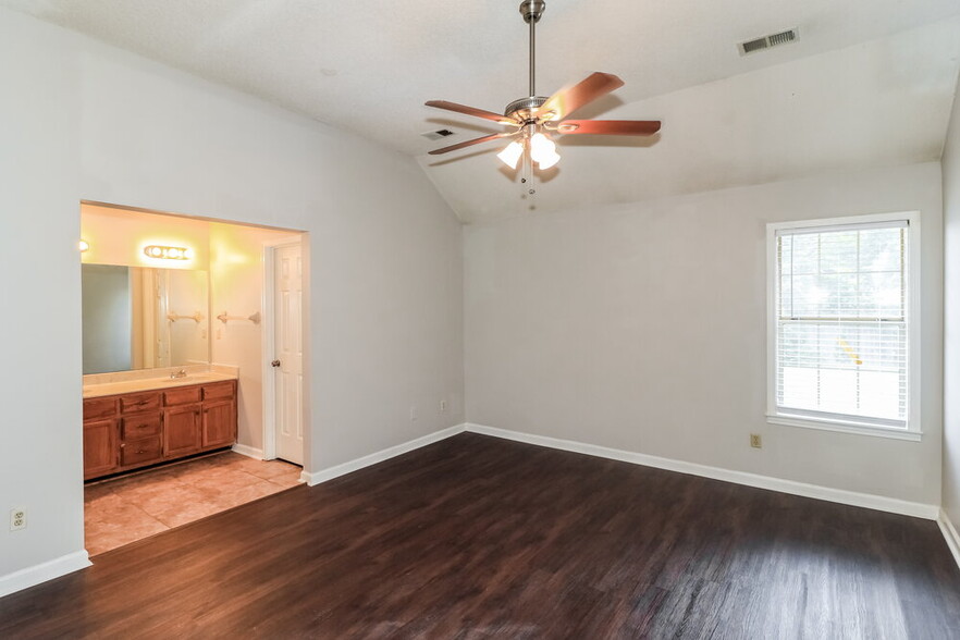 Building Photo - 7446 Northwind Cove