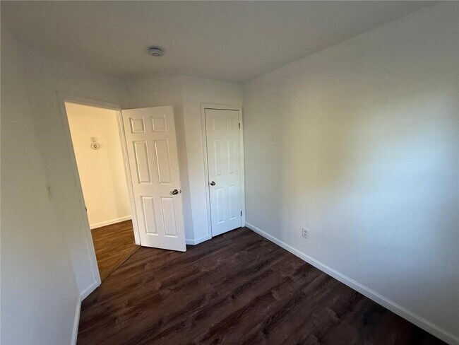 Building Photo - 120-36 Marsden St