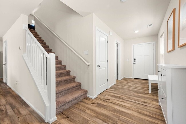 Building Photo - Spacious 3-Bedroom Home with Bonus Room, Main-Floor Den & Covered Patio Near JBLM