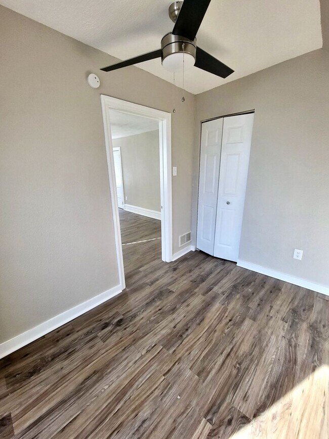 Building Photo - *** Amazing Shadyside Location * Renovated...