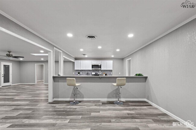 Building Photo - 4303 Prince Edward Dr