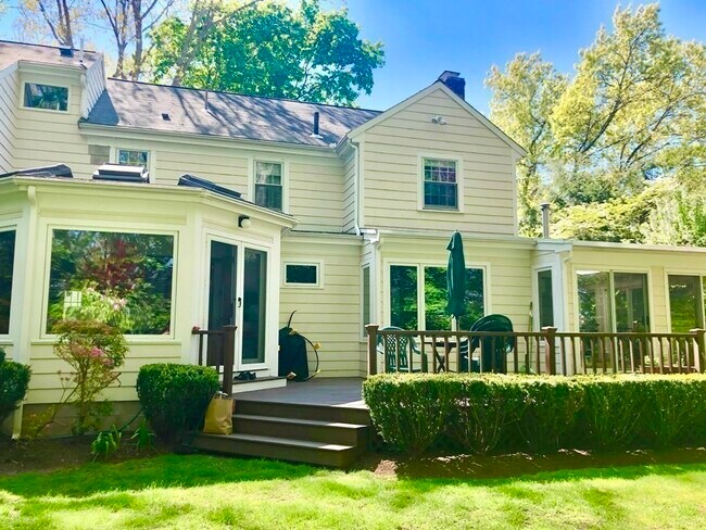 Building Photo - 124 Pilgrim Rd