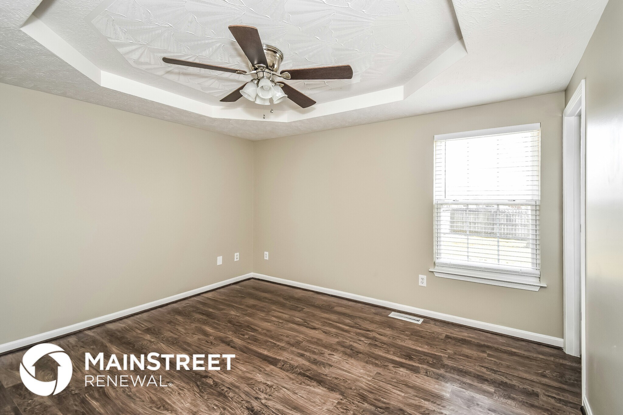 Building Photo - 385 Drake Dr