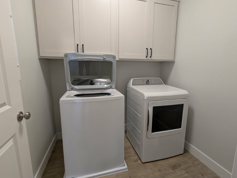 Building Photo - 1561 110 W