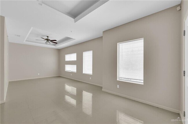 Building Photo - 15 S K Center St