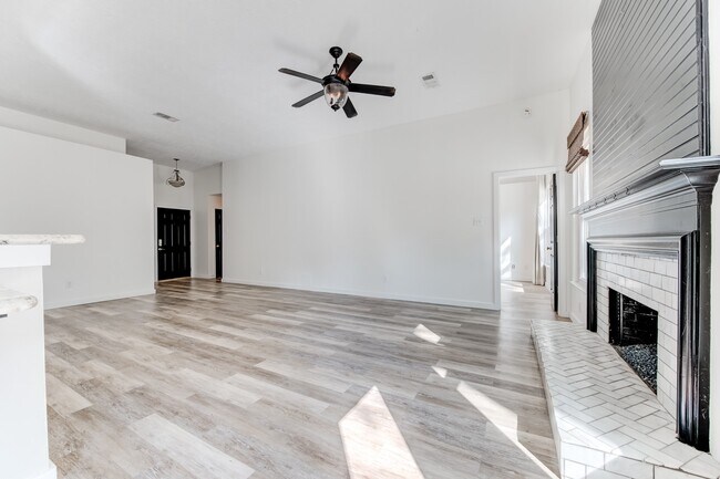 Building Photo - 31302 Baker Lake Dr