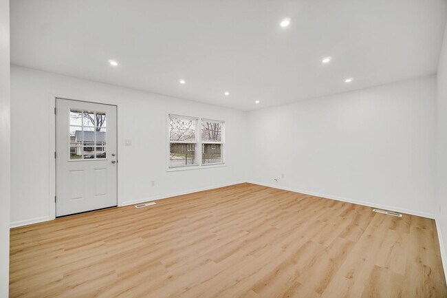 Building Photo - 3 Bedroom 1 Bathroom House for Rent!