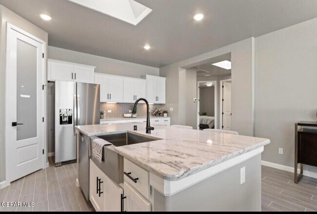 Building Photo - 257 Adamtowne Dr