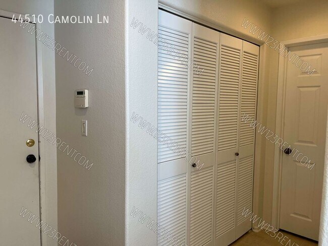 Building Photo - 44510 Camolin Ln