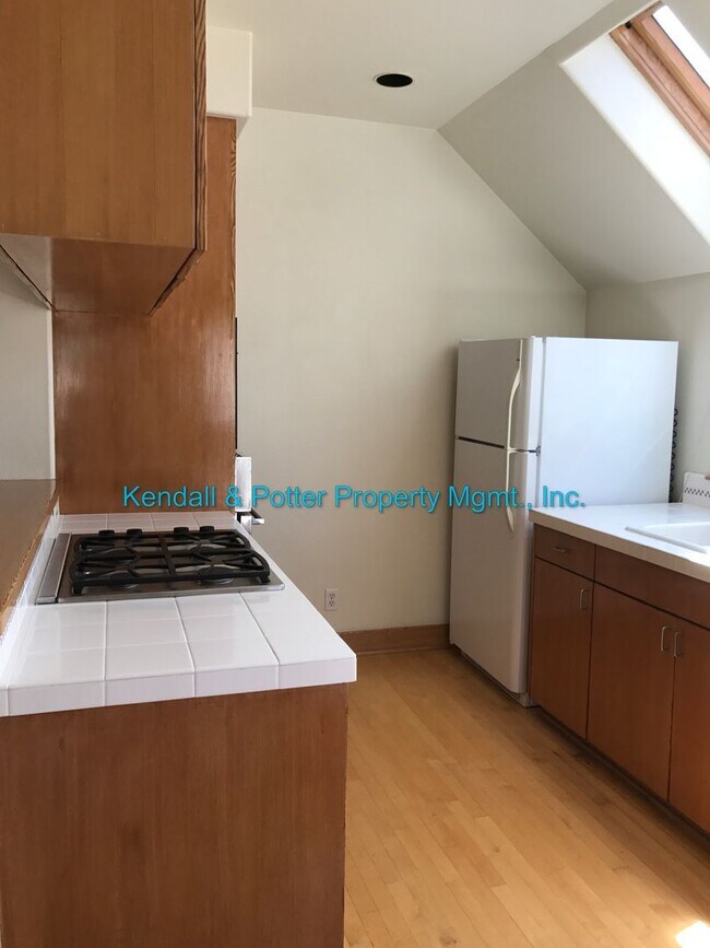 Building Photo - Unique Yacht Harbor 3bed/2bath Home with S...