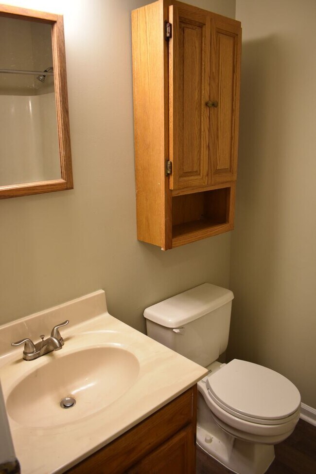 Building Photo - Great Split Foyer In Fredericksburg!