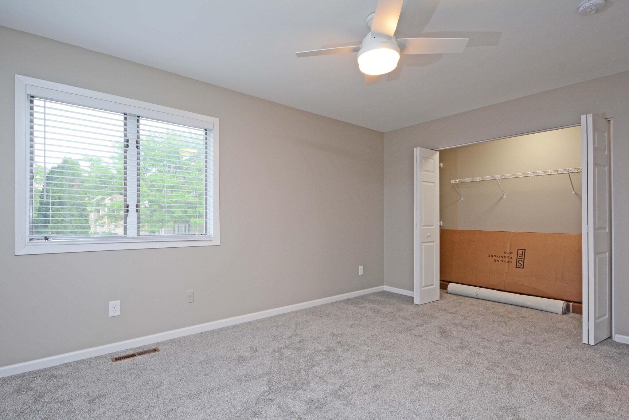 Building Photo - 2838 Kenwood Isles Dr