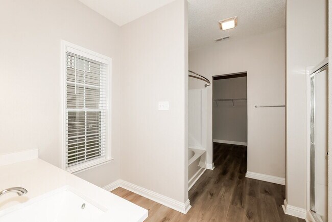 Building Photo - 709 Timeless Run