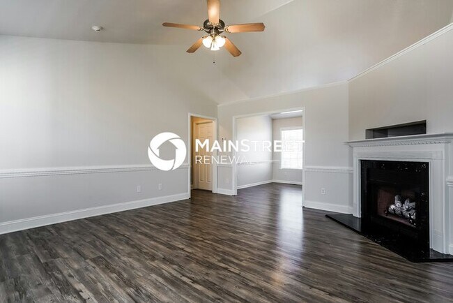 Building Photo - 3 Bedroom Pet-Friendly Home in SMITHFIELD, NC with Main Street Renewal